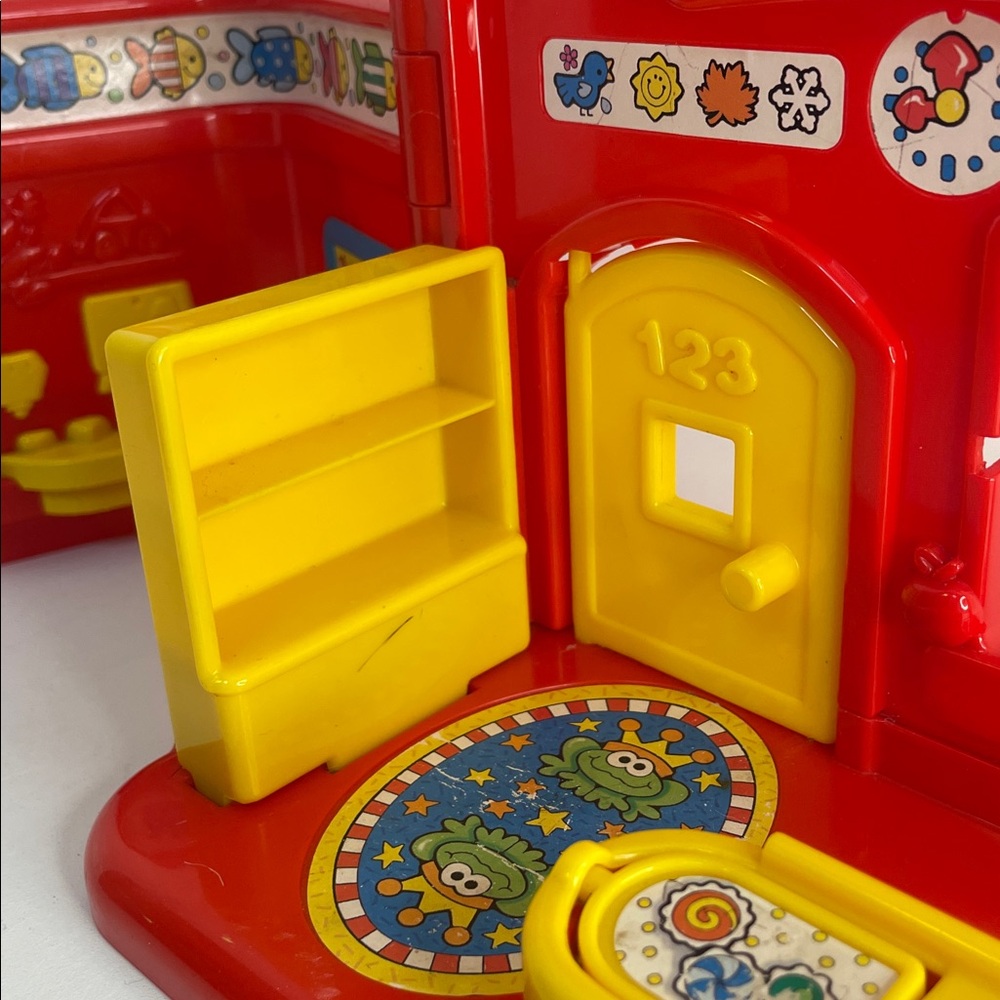 1999 Fisher Price Little People MAGGIE'S PRESCHOOL FOLD 'N GO - Picture 11 of 13